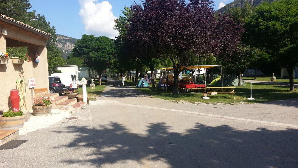 Camping Du Lac سانت جولين دو فيردون المظهر الخارجي الصورة