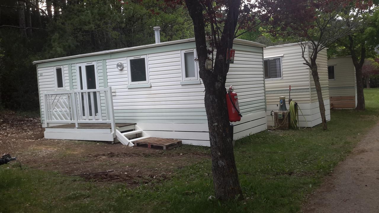 Camping Du Lac سانت جولين دو فيردون المظهر الخارجي الصورة