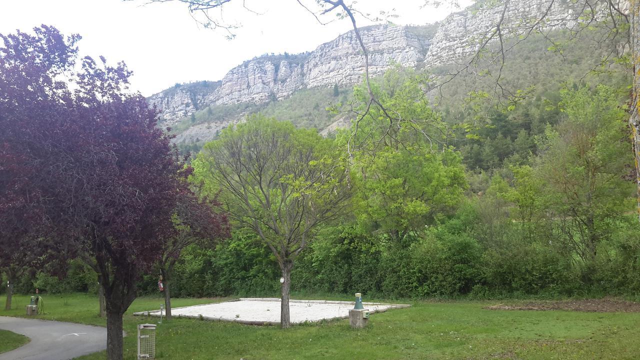 Camping Du Lac سانت جولين دو فيردون المظهر الخارجي الصورة