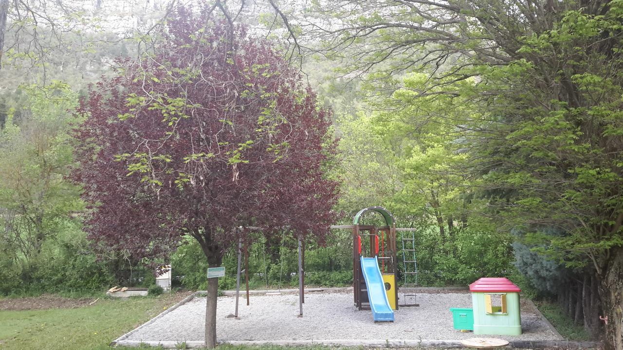 Camping Du Lac سانت جولين دو فيردون المظهر الخارجي الصورة