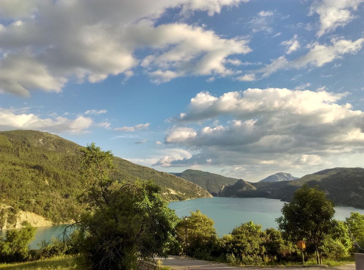 Camping Du Lac سانت جولين دو فيردون المظهر الخارجي الصورة